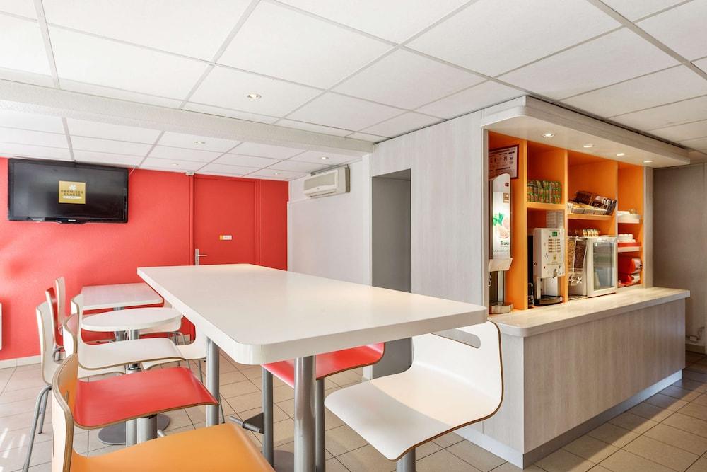 Premiere Classe Montelimar Nord - A7 Sortie 17 Hotel Les Tourrettes